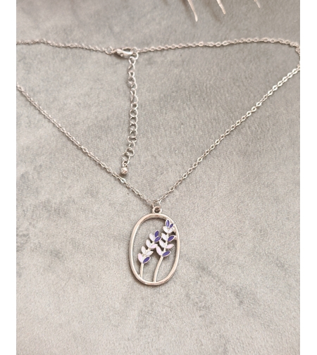 Дамски колиета с малък медальон