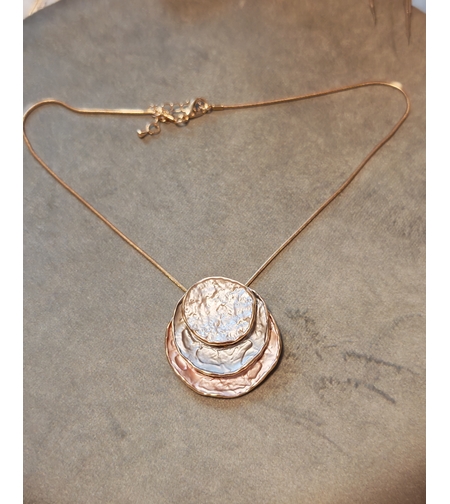 Колие с медальон