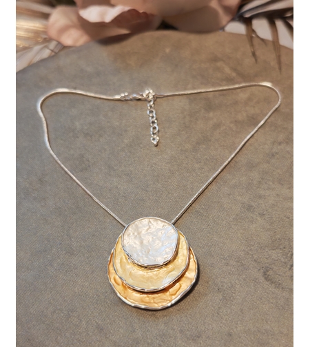 Колие с медальон