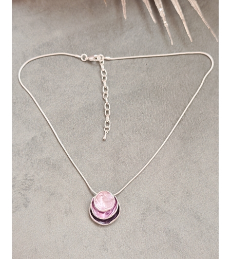 Дамски колиета с малък медальон