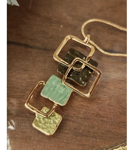 Колие с медальон