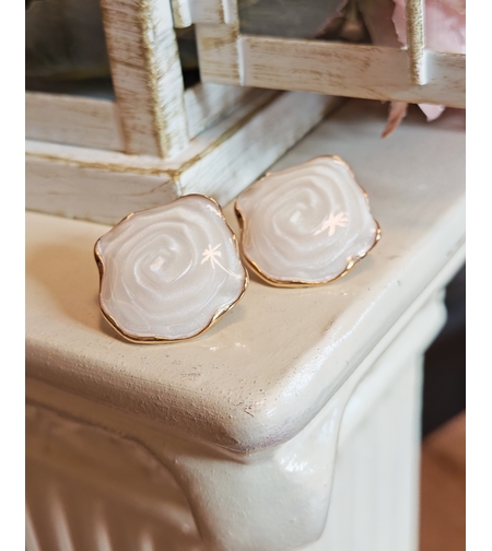 Дамски обици