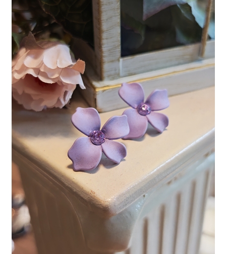 Дамски обици