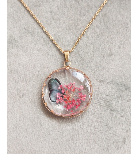 Дамски колиета с малък медальон