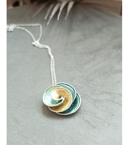 Колие с медальон