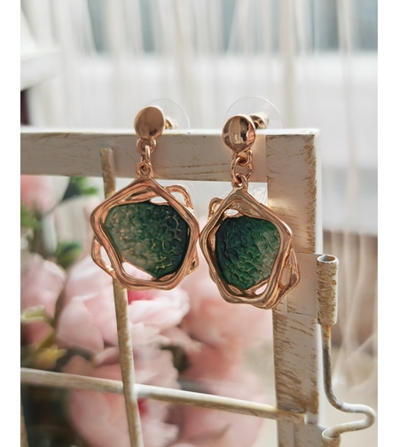 Дамска обици