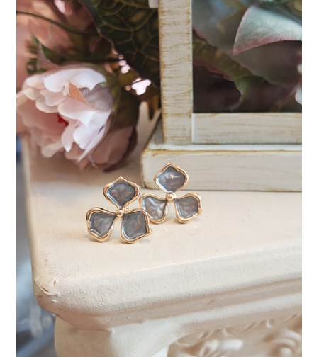 Дамски обици