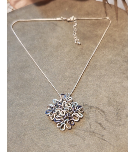 Колие с медальон