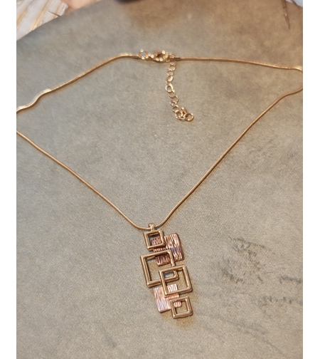 Колие с медальон