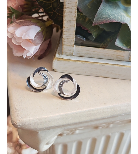 Дамски обици