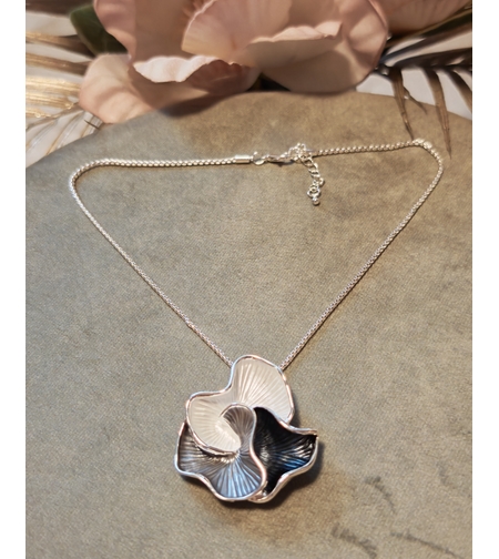 Колие с медальон