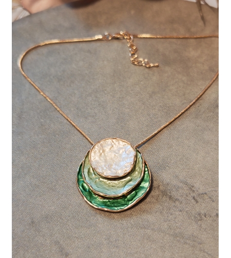 Колие с медальон