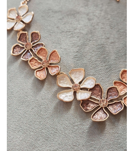 Дамска колиета