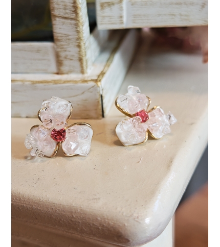 Дамски обици