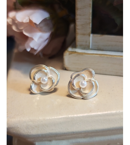 Дамски обици