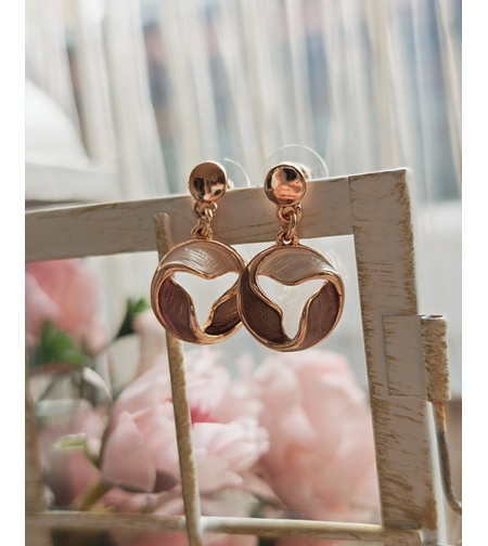 Дамска обици