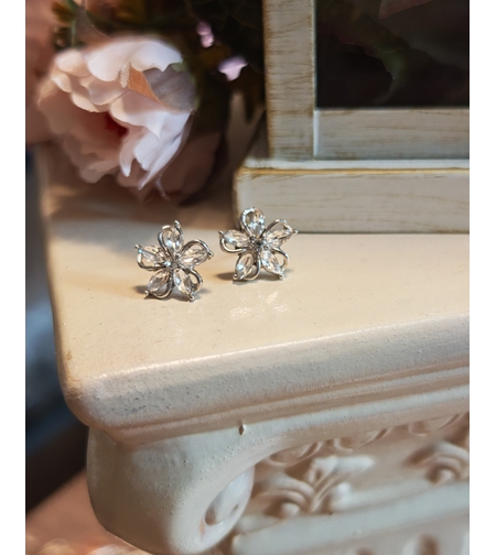 Дамски обици