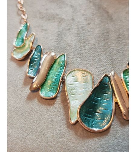 Дамска колиета