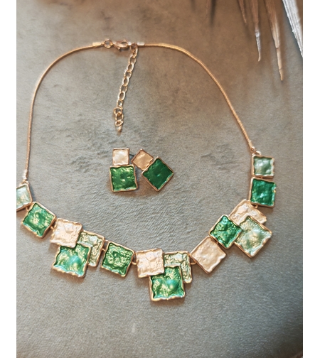 Дамска колиета