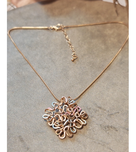 Колие с медальон