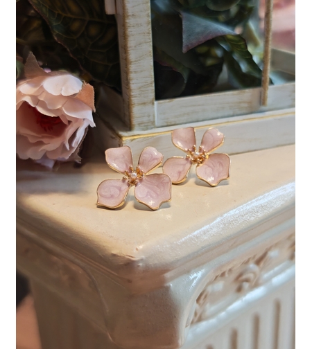 Дамски обици