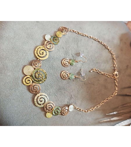 Дамска колиета