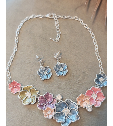 Дамски  колиета