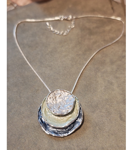 Колие с медальон