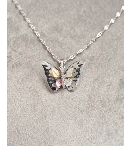 Дамски колиета с малък медальон