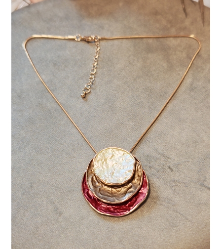 Колие с медальон