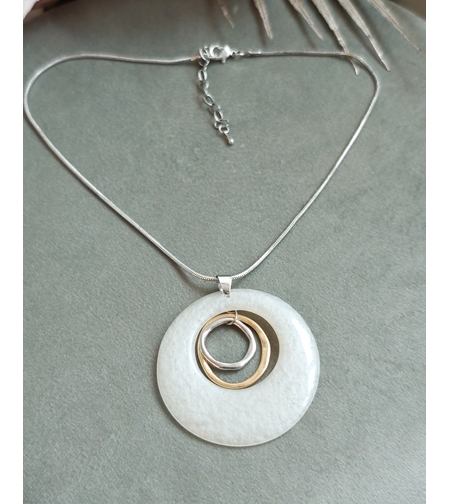 Колие с медальон