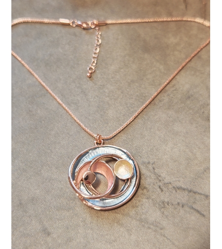 Колие с медальон