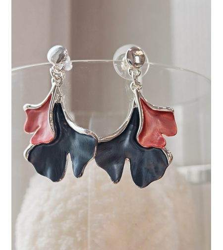 Дамски обици