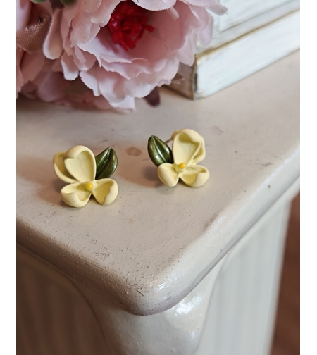 Дамски обици