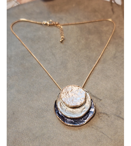 Колие с медальон