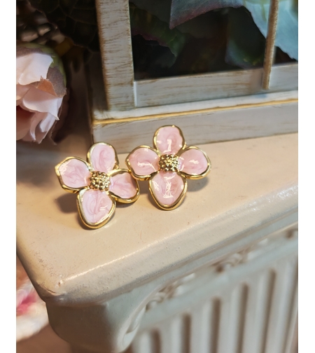 Дамски обици