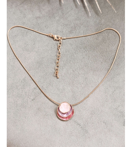 Дамски колиета с малък медальон