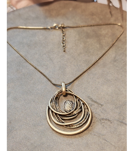 Колие с медальон