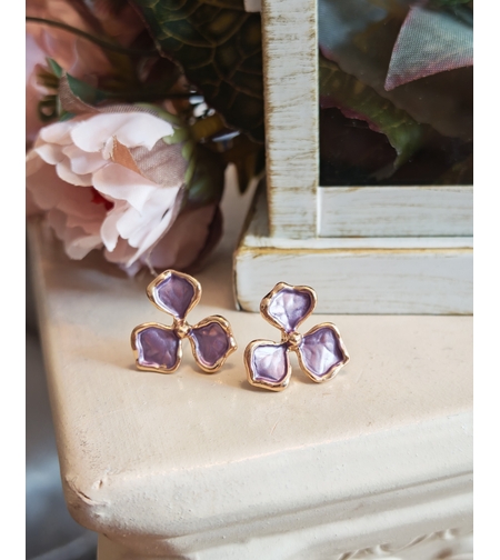 Дамски обици