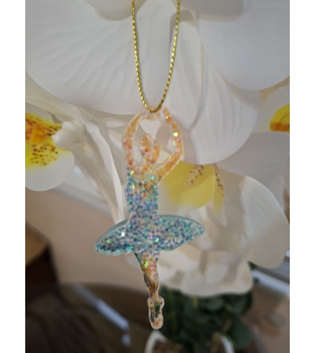 Балерина от епоксидна смола