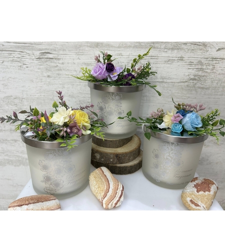 ДЕКОРИРАНИ ароматни свещи-романтика