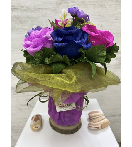 Лилава основа със сини,цикламени и розови рози