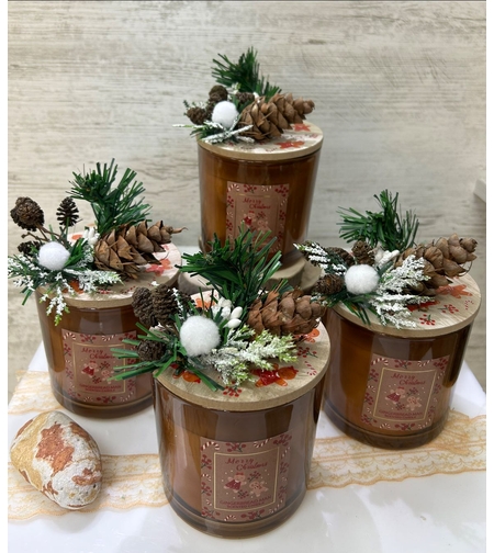 Ароматна коледна свещ с дървена капачка- ръчно изработен коледен продукт от KARI Art