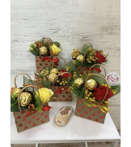 Мини чантичка с червени точки