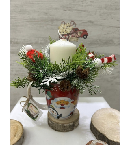 КОЛЕДНА свещ в чаша 1