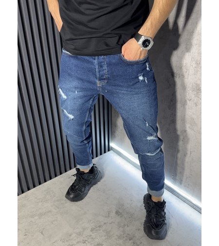 Дънки Slim Fit в Син Цвят с Леки Накъсвания
