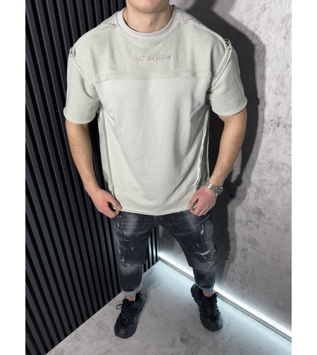 Тениска с Декоративни Шевове в Сиво