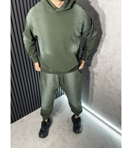 Спортен Екип с Разкъсан Ефект в Зелено