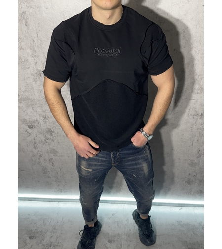 Тениска с Нестандартен Дизайн и Бродирани Надписи