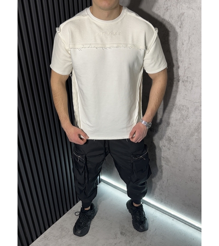 Тениска с Декоративни Шевове в Бяло